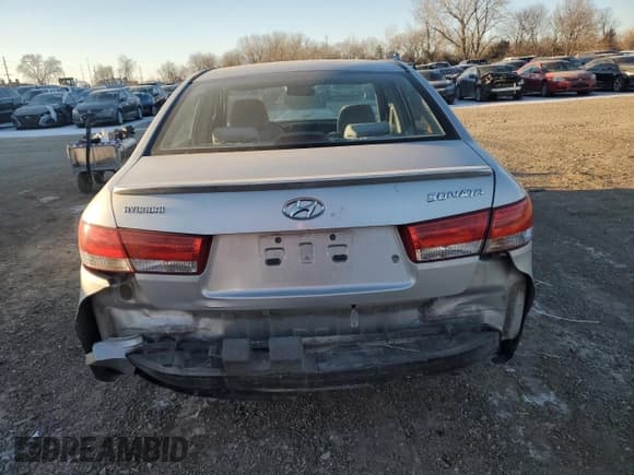 ✅ 2006 Hyundai Sonata GL • VIN: KMHET46C06A084423 • Лот: 42243565. Опубликован ранее на Copart с пробегом 216 722 миль. Бесплатный доступ к архиву аукционных продаж из США и подробный отчёт об истории автомобиля на DreamBid. Изображение 6.