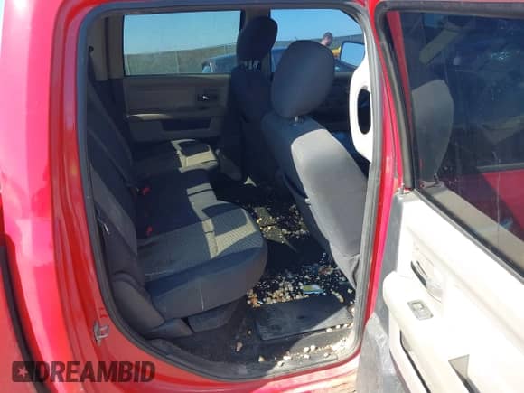 2010 Dodge 1500 Sport z VIN 1D7RV1CT1AS134001, wystawiony jako IAAI lot #43233851 z przebiegiem 250 074 mil mil oraz . Historia ofert i sprzedaży dostępna na DreamBid. Obrazek 8.