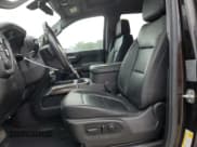 ✅ 2019 Chevrolet Silverado 1500 RST • VIN: 1GCUYEEDXKZ150294 • Lot: 68699964. Wystawiony na Copart z przebiegiem 80 968 mil. Bezpłatny archiwum sprzedaży aukcyjnych z USA i szczegółowy raport historii pojazdu na DreamBid. Zdjęcie 7.