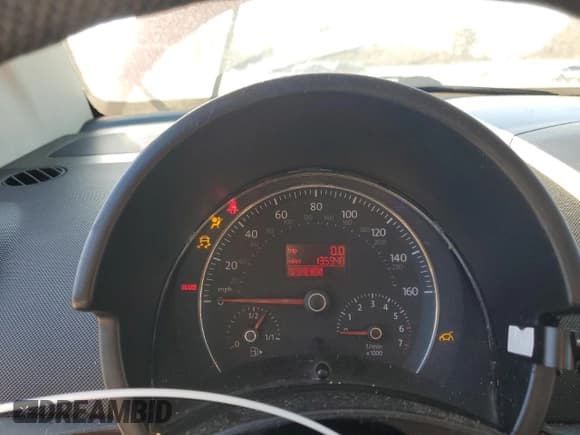 ✅ 2006 Volkswagen Beetle • VIN: 3VWRF31Y26M310472 • Lot: 49834995. Wystawiony na Copart z przebiegiem 135 948 mil. Bezpłatny archiwum sprzedaży aukcyjnych z USA i szczegółowy raport historii pojazdu na DreamBid. Zdjęcie 9.