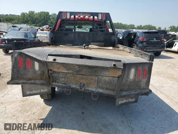 2008 Chevrolet Silverado 3500HD SRW LTZ with VIN 1GCHK33648F169512, listed as a Copart auction lot 57137675 with 275,027 mi miles and Salvage title. Bid and sale history available at DreamBid. Image 6.