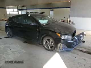 2019 Hyundai Veloster 2.0 z VIN KMHTG6AF2KU006517, wystawiony jako Copart lot #81296274 z przebiegiem 83 236 mil mil oraz Szkoda całkowita • Salvage title. Historia ofert i sprzedaży dostępna na DreamBid. Obrazek 4.