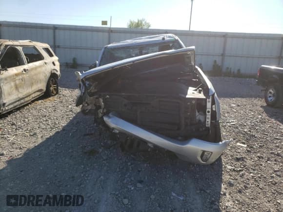 ✅ 2018 Chevrolet Silverado 1500 LT • VIN: 3GCUKREC1JG471106 • Лот: 58884434. Опубликован ранее на Copart с пробегом Не указан. Бесплатный доступ к архиву аукционных продаж из США и подробный отчёт об истории автомобиля на DreamBid. Изображение 5.