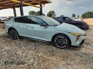 ✅ 2025 Kia K4 GT-Line • VIN: 3KPFW4DE8SE097917 • Lot: 80146235. Wystawiony na Copart z przebiegiem 2 967 mil. Bezpłatny archiwum sprzedaży aukcyjnych z USA i szczegółowy raport historii pojazdu na DreamBid. Zdjęcie 4.