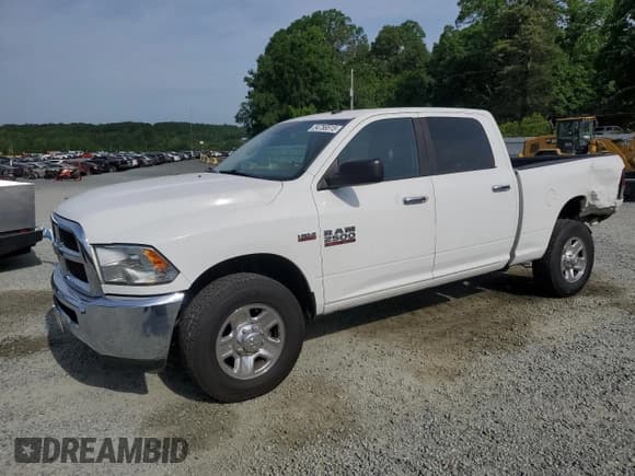✅ 2015 Ram 2500 SLT • VIN: 3C6TR4DT4FG573333 • Lot: 54758515. Wystawiony na Copart z przebiegiem 182 000 mil. Bezpłatny archiwum sprzedaży aukcyjnych z USA i szczegółowy raport historii pojazdu na DreamBid. Zdjęcie 1.
