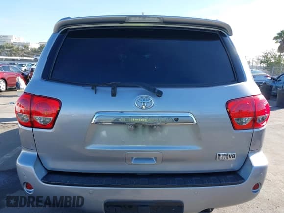 ✅ 2012 Toyota Sequoia Platinum • VIN: 5TDYY5G15CS041104 • Lot: 41389709. Listed on IAAI with 233,303 mi. Free auction sales archive from the USA and detailed vehicle history report at DreamBid. Image 17.