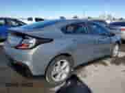 2017 Chevrolet Volt LT z VIN 1G1RA6S57HU192420, wystawiony jako Copart lot #38551763 z przebiegiem 78 533 mil mil oraz . Historia ofert i sprzedaży dostępna na DreamBid. Obrazek 3.