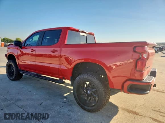 ✅ 2021 Chevrolet Silverado 1500 RST • VIN: 3GCUYEED7MG334370 • Lot: 82271005. Wystawiony na Copart z przebiegiem 85 017 mil. Bezpłatny archiwum sprzedaży aukcyjnych z USA i szczegółowy raport historii pojazdu na DreamBid. Zdjęcie 2.