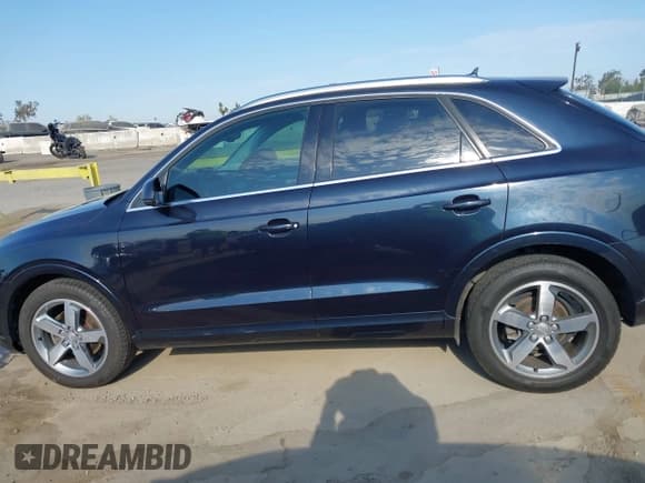 ✅ 2015 Audi Q3 Premium Plus • VIN: WA1EFCFSXFR007096 • Лот: 42781603. Опубликован ранее на IAAI с пробегом 156 717 миль. Бесплатный доступ к архиву аукционных продаж из США и подробный отчёт об истории автомобиля на DreamBid. Изображение 14.