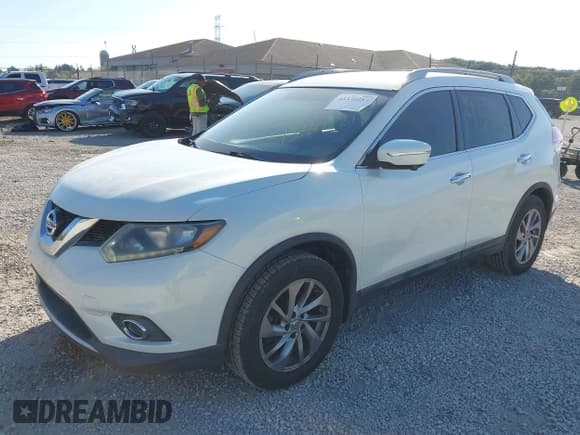 ✅ 2015 Nissan Rogue SV • VIN: 5N1AT2MT5FC913173 • Lot: 43330487. Listed on IAAI with 101,104 mi. Free auction sales archive from the USA and detailed vehicle history report at DreamBid. Image 2.