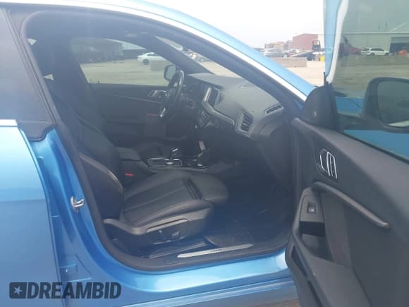 ✅ 2021 BMW 2 Series 228i • VIN: WBA53AK08M7H81105 • Lot: 42275060. Wystawiony na IAAI z przebiegiem 45 285 mil. Bezpłatny archiwum sprzedaży aukcyjnych z USA i szczegółowy raport historii pojazdu na DreamBid. Zdjęcie 5.