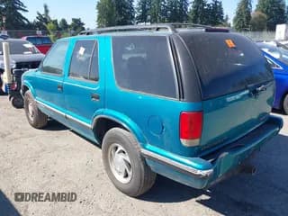 ✅ 1995 Chevrolet Blazer • VIN: 1GNDT13W3S2177106 • Lot: 43220738. Wystawiony na IAAI z przebiegiem 157 259 mil. Bezpłatny archiwum sprzedaży aukcyjnych z USA i szczegółowy raport historii pojazdu na DreamBid. Zdjęcie 3.
