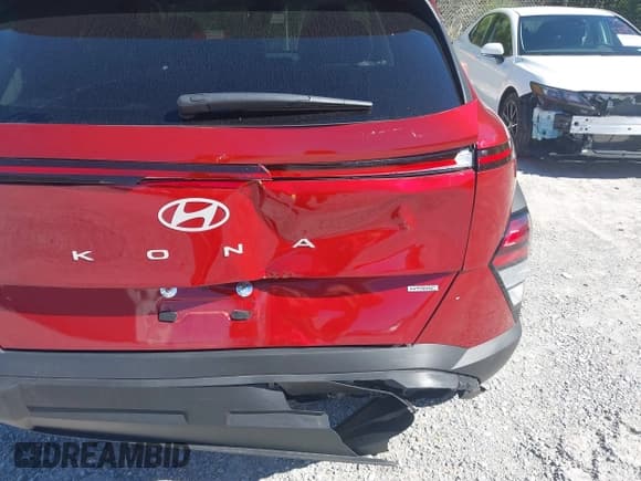 ✅ 2025 Hyundai Kona SEL • VIN: KM8HBCAB8SU308975 • Lot: 43605314. Listed on IAAI with 7,454 mi. Free auction sales archive from the USA and detailed vehicle history report at DreamBid. Image 6.