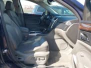 ✅ 2011 Cadillac SRX Performance Collection • VIN: 3GYFNBEY9BS541026 • Lot: 43523890. Wystawiony na IAAI z przebiegiem 78 432 mil. Bezpłatny archiwum sprzedaży aukcyjnych z USA i szczegółowy raport historii pojazdu na DreamBid. Zdjęcie 5.