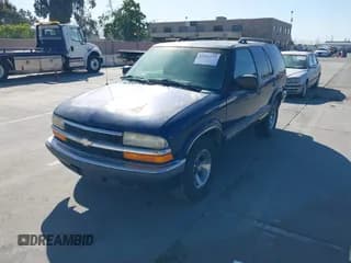 ✅ 1999 Chevrolet Blazer LS • VIN: 1GNCS13W0X2125101 • Lot: 42311277. Wystawiony na IAAI z przebiegiem Nie podano. Bezpłatny archiwum sprzedaży aukcyjnych z USA i szczegółowy raport historii pojazdu na DreamBid. Zdjęcie 2.