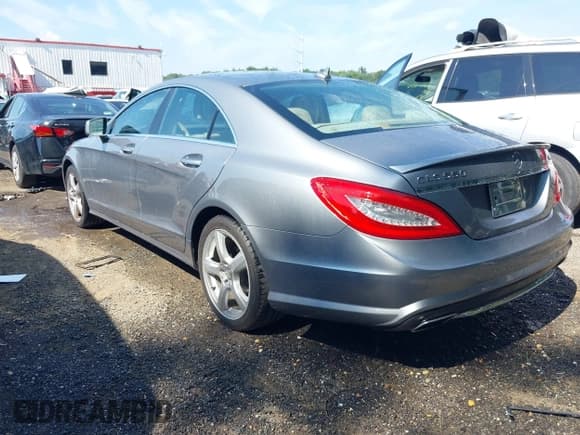 ✅ 2013 Mercedes-Benz CLS 550 • VIN: WDDLJ9BB9DA084905 • Лот: 42860271. Опубликован ранее на IAAI с пробегом 112 720 миль. Бесплатный доступ к архиву аукционных продаж из США и подробный отчёт об истории автомобиля на DreamBid. Изображение 3.