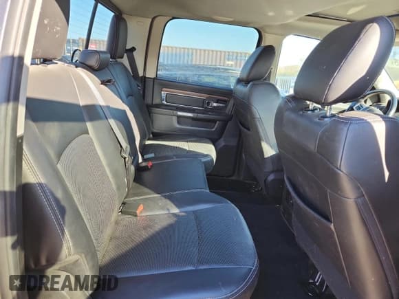 ✅ 2016 Ram 3500 Laramie • VIN: 3C63RRJL8GG365975 • Lot: 86105235. Wystawiony na Copart z przebiegiem 90 911 mil. Bezpłatny archiwum sprzedaży aukcyjnych z USA i szczegółowy raport historii pojazdu na DreamBid. Zdjęcie 10.