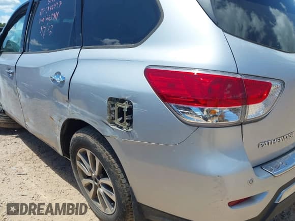 ✅ 2015 Nissan Pathfinder SL • VIN: 5N1AR2MM6FC668911 • Lot: 42344670. Wystawiony na IAAI z przebiegiem 70 204 mil. Bezpłatny archiwum sprzedaży aukcyjnych z USA i szczegółowy raport historii pojazdu na DreamBid. Zdjęcie 6.