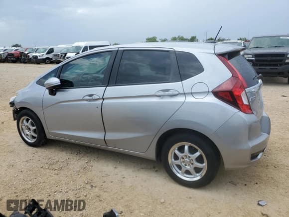 ✅ 2020 Honda Fit EX • VIN: 3HGGK5H88LM725087 • Лот: 55878715. Опубликован ранее на Copart с пробегом 77 271 миль. Бесплатный доступ к архиву аукционных продаж из США и подробный отчёт об истории автомобиля на DreamBid. Изображение 2.