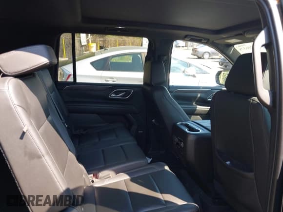 ✅ 2021 Chevrolet Suburban LT • VIN: 1GNSKCKDXMR137654 • Lot: 42766378. Wystawiony na IAAI z przebiegiem 201 403 mil. Bezpłatny archiwum sprzedaży aukcyjnych z USA i szczegółowy raport historii pojazdu na DreamBid. Zdjęcie 5.