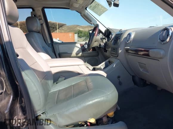 ✅ 2006 Ford Expedition Limited • VIN: 1FMFU19516LA78003 • Lot: 42710334. Listed on IAAI with 217,685 mi. Free auction sales archive from the USA and detailed vehicle history report at DreamBid. Image 5.