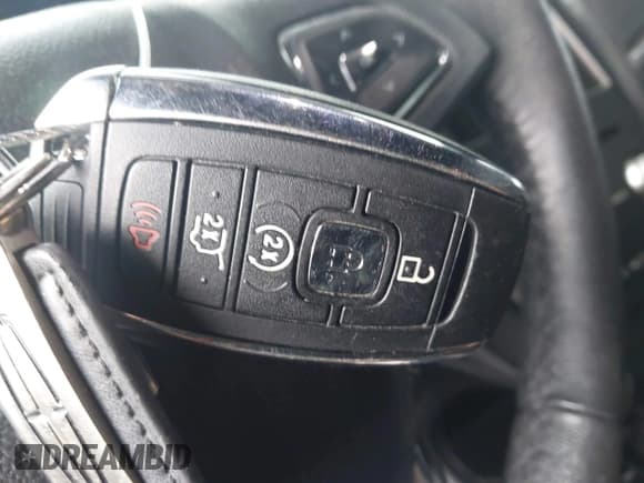 ✅ 2019 Lincoln MKC Standard • VIN: 5LMCJ1C91KUL06753 • Lot: 43321618. Listed on IAAI with 83,307 mi. Free auction sales archive from the USA and detailed vehicle history report at DreamBid. Image 11.