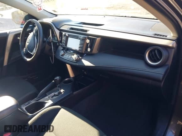 ✅ 2014 Toyota RAV4 XLE • VIN: 2T3RFREV3EW149746 • Lot: 43783159. Wystawiony na IAAI z przebiegiem 75 700 mil. Bezpłatny archiwum sprzedaży aukcyjnych z USA i szczegółowy raport historii pojazdu na DreamBid. Zdjęcie 5.