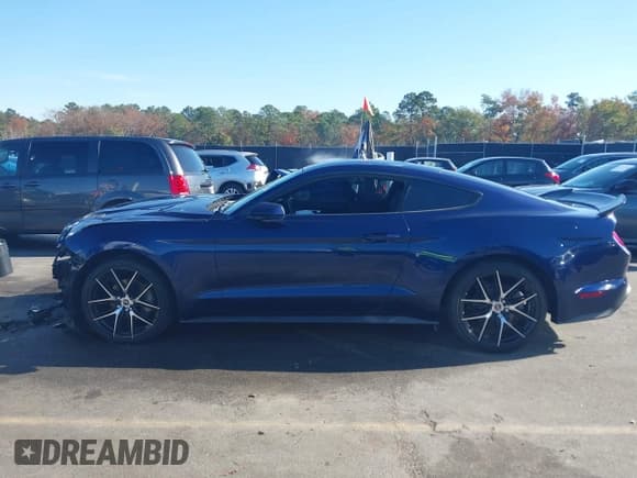 ✅ 2019 Ford Mustang EcoBoost • VIN: 1FA6P8THXK5178113 • Lot: 43690364. Wystawiony na IAAI z przebiegiem 78 980 mil. Bezpłatny archiwum sprzedaży aukcyjnych z USA i szczegółowy raport historii pojazdu na DreamBid. Zdjęcie 14.