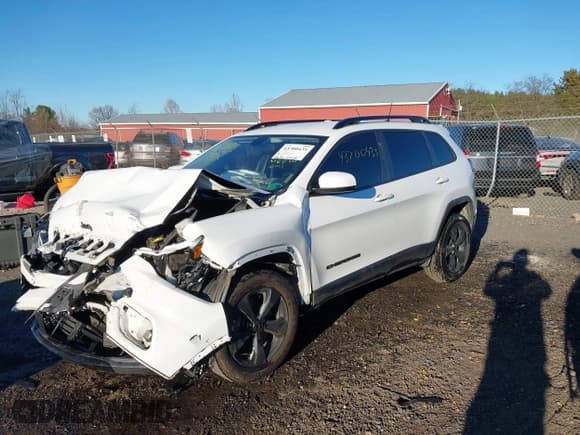 ✅ 2019 Jeep Cherokee Latitude Plus • VIN: 1C4PJMLB9KD489560 • Лот: 43700435. Опубликован ранее на IAAI с пробегом 169 162 миль. Бесплатный доступ к архиву аукционных продаж из США и подробный отчёт об истории автомобиля на DreamBid. Изображение 18.