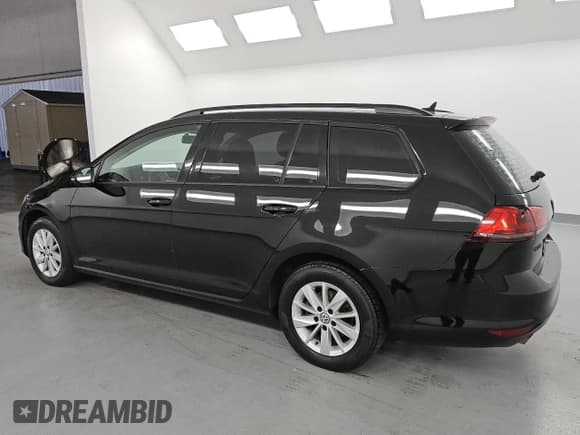 ✅ 2017 Volkswagen Golf S • VIN: 3VWC17AU3HM504892 • Лот: 70063735. Опубликован ранее на Copart с пробегом 142 662 миль. Бесплатный доступ к архиву аукционных продаж из США и подробный отчёт об истории автомобиля на DreamBid. Изображение 2.