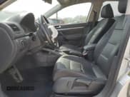 ✅ 2010 Volkswagen Jetta Limited Edition • VIN: 3VWAX7AJ1AM105397 • Lot: 53749085. Wystawiony na Copart z przebiegiem 159 224 mil. Bezpłatny archiwum sprzedaży aukcyjnych z USA i szczegółowy raport historii pojazdu na DreamBid. Zdjęcie 7.