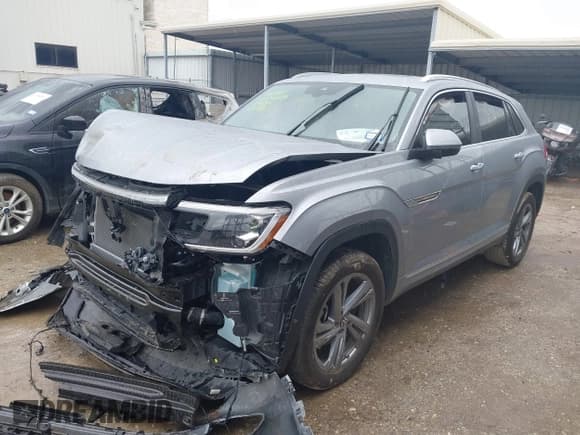 ✅ 2024 Volkswagen Atlas SEL R-Line • VIN: 1V2AE2CA3RC246301 • Lot: 41900542. Wystawiony na IAAI z przebiegiem 5 895 mil. Bezpłatny archiwum sprzedaży aukcyjnych z USA i szczegółowy raport historii pojazdu na DreamBid. Zdjęcie 16.