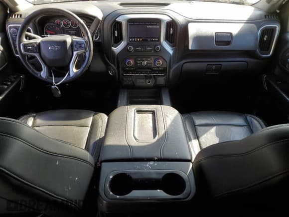 ✅ 2019 Chevrolet Silverado 1500 RST • VIN: 3GCUYEEDXKG104609 • Lot: 82207585. Wystawiony na Copart z przebiegiem 142 831 mil. Bezpłatny archiwum sprzedaży aukcyjnych z USA i szczegółowy raport historii pojazdu na DreamBid. Zdjęcie 8.