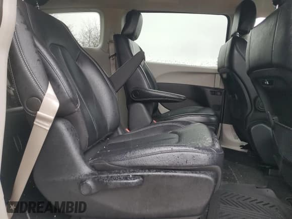 ✅ 2023 Chrysler Pacifica Hybrid Touring L • VIN: 2C4RC1L76PR523309 • Лот: 91471165. Опубликован ранее на Copart с пробегом 20 086 миль. Бесплатный доступ к архиву аукционных продаж из США и подробный отчёт об истории автомобиля на DreamBid. Изображение 11.