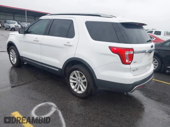 ✅ 2017 Ford Explorer XLT • VIN: 1FM5K7DHXHGC02626 • Lot: 43525552. Listed on IAAI with 130,815 mi. Free auction sales archive from the USA and detailed vehicle history report at DreamBid. Image 3.