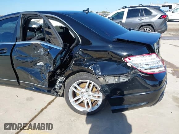 ✅ 2014 Mercedes-Benz C 250 Sport • VIN: WDDGF4HB7EA966069 • Лот: 43708498. Опубликован ранее на IAAI с пробегом 205 753 миль. Бесплатный доступ к архиву аукционных продаж из США и подробный отчёт об истории автомобиля на DreamBid. Изображение 6.