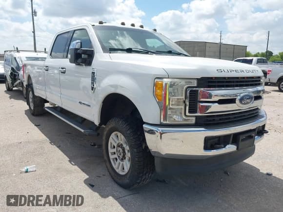 ✅ 2017 Ford F-250 Lariat • VIN: 1FT7W2BT2HED10715 • Lot: 42820538. Wystawiony na IAAI z przebiegiem 231 009 mil. Bezpłatny archiwum sprzedaży aukcyjnych z USA i szczegółowy raport historii pojazdu na DreamBid. Zdjęcie 1.
