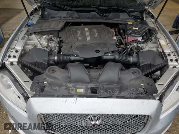 ✅ 2013 Jaguar XJ Portfolio • VIN: SAJWJ2GD6D8V44717 • Lot: 52340635. Wystawiony na Copart z przebiegiem 120 560 mil. Bezpłatny archiwum sprzedaży aukcyjnych z USA i szczegółowy raport historii pojazdu na DreamBid. Zdjęcie 11.