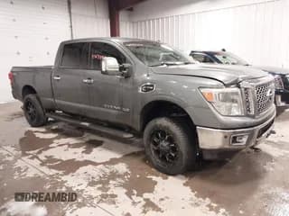 ✅ 2016 Nissan Titan Platinum Reserve • VIN: 1N6BA1F48GN507762 • Lot: 43638963. Wystawiony na IAAI z przebiegiem 147 507 mil. Bezpłatny archiwum sprzedaży aukcyjnych z USA i szczegółowy raport historii pojazdu na DreamBid. Zdjęcie 1.
