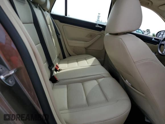 ✅ 2012 Volkswagen Jetta TDI • VIN: 3VWPL7AJ0CM673956 • Lot: 71715165. Listed on Copart with 92,536 mi. Free auction sales archive from the USA and detailed vehicle history report at DreamBid. Image 11.