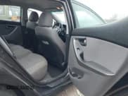 ✅ 2016 Hyundai Elantra SE • VIN: 5NPDH4AE2GH757930 • Lot: 43762135. Wystawiony na IAAI z przebiegiem 121 803 mil. Bezpłatny archiwum sprzedaży aukcyjnych z USA i szczegółowy raport historii pojazdu na DreamBid. Zdjęcie 8.