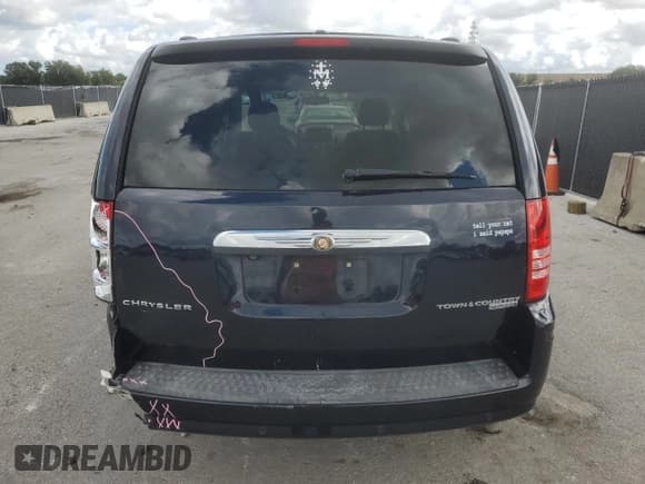 ✅ 2010 Chrysler Town & Country Touring Plus • VIN: 2A4RR8D18AR442802 • Lot: 89899685. Wystawiony na Copart z przebiegiem 149 651 mil. Bezpłatny archiwum sprzedaży aukcyjnych z USA i szczegółowy raport historii pojazdu na DreamBid. Zdjęcie 6.