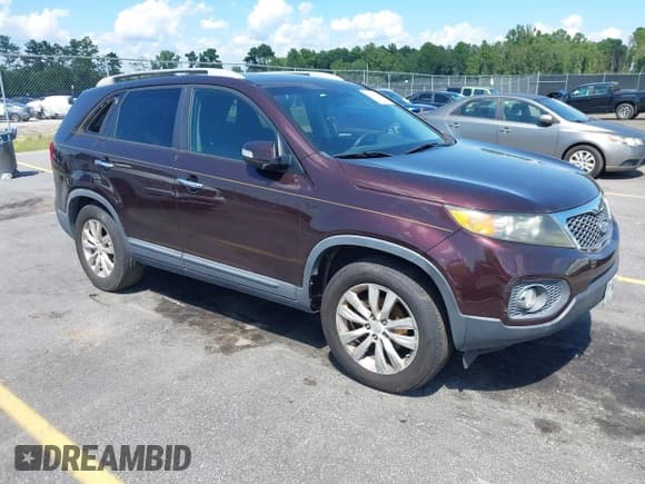 ✅ 2011 Kia Sorento LX • VIN: 5XYKT4A29BG091032 • Lot: 43082486. Wystawiony na IAAI z przebiegiem 190 583 mil. Bezpłatny archiwum sprzedaży aukcyjnych z USA i szczegółowy raport historii pojazdu na DreamBid. Zdjęcie 1.