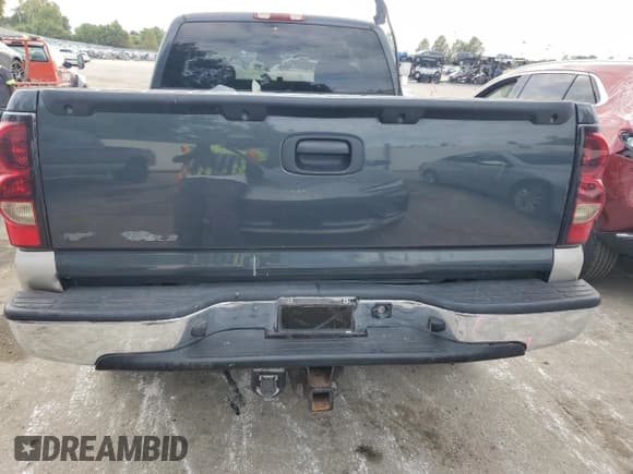 ✅ 2004 Chevrolet Silverado 1500 Z71 • VIN: 1GCEK19TX4Z176414 • Lot: 70050204. Listed on Copart with 189,720 mi. Free auction sales archive from the USA and detailed vehicle history report at DreamBid. Image 6.