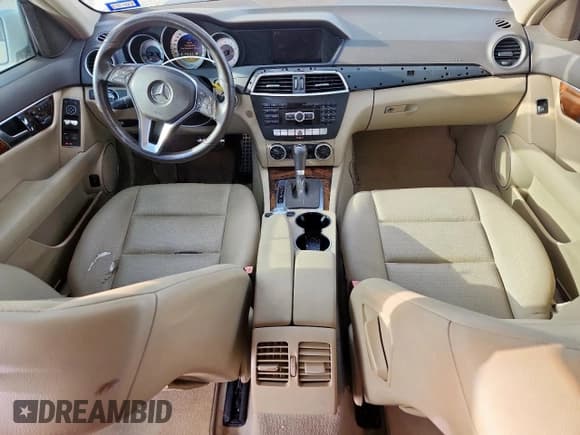 ✅ 2012 Mercedes-Benz C 250 Sport • VIN: WDDGF4HB7CA612419 • Lot: 92172175. Listed on Copart with 95,953 mi. Free auction sales archive from the USA and detailed vehicle history report at DreamBid. Image 8.