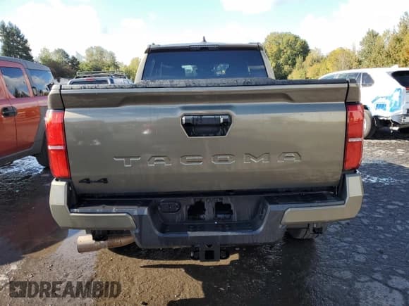 ✅ 2024 Toyota Tacoma TRD Sport • VIN: 3TMLB5JN4RM043927 • Лот: 86549955. Опубликован ранее на Copart с пробегом 7 710 миль. Бесплатный доступ к архиву аукционных продаж из США и подробный отчёт об истории автомобиля на DreamBid. Изображение 6.