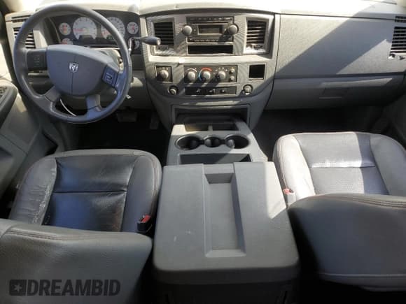 ✅ 2008 Dodge 1500 Laramie • VIN: 1D7HU18208S517548 • Lot: 64544335. Wystawiony na Copart z przebiegiem 138 622 mil. Bezpłatny archiwum sprzedaży aukcyjnych z USA i szczegółowy raport historii pojazdu na DreamBid. Zdjęcie 8.