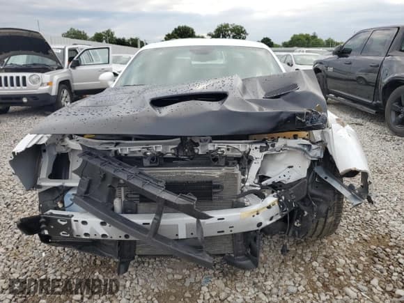 ✅ 2015 Dodge Challenger SRT Hellcat • VIN: 2C3CDZC99FH854283 • Lot: 60892034. Wystawiony na Copart z przebiegiem 10 815 mil. Bezpłatny archiwum sprzedaży aukcyjnych z USA i szczegółowy raport historii pojazdu na DreamBid. Zdjęcie 5.