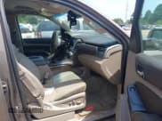 ✅ 2015 Chevrolet Suburban LT • VIN: 1GNSCJKC0FR513631 • Lot: 42879095. Wystawiony na IAAI z przebiegiem 239 851 mil. Bezpłatny archiwum sprzedaży aukcyjnych z USA i szczegółowy raport historii pojazdu na DreamBid. Zdjęcie 5.