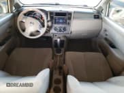 ✅ 2011 Nissan Versa S • VIN: 3N1BC1CP0BL405475 • Lot: 93047175. Wystawiony na Copart z przebiegiem 117 959 mil. Bezpłatny archiwum sprzedaży aukcyjnych z USA i szczegółowy raport historii pojazdu na DreamBid. Zdjęcie 8.